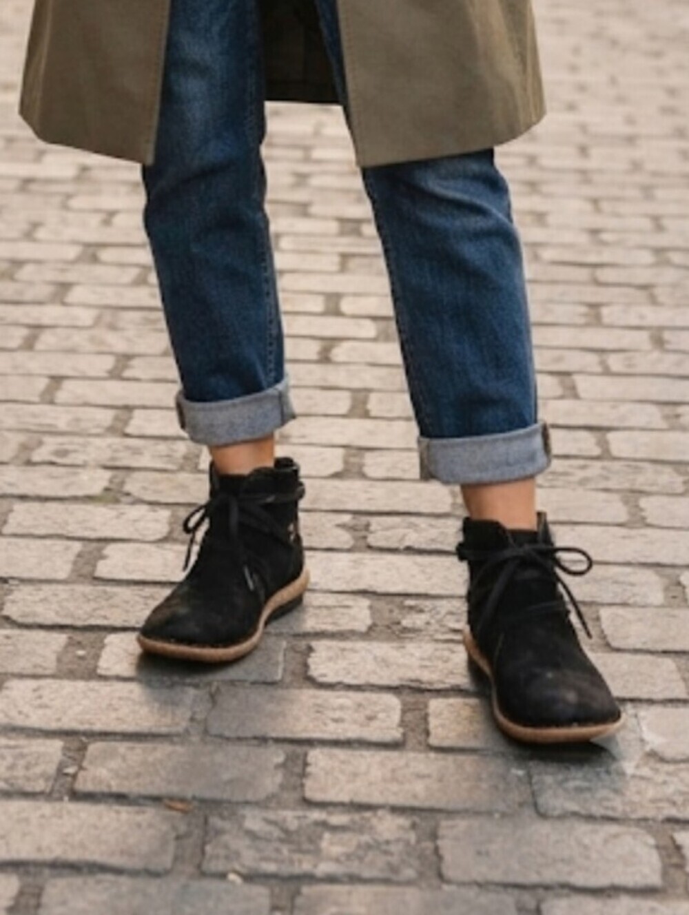 Born Women Tarklim Black Distressed Suede Ankle Boots Shoes Sz 7